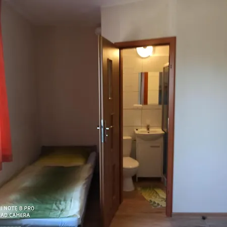 Pracownicze Pod Kasztanami Hostel *