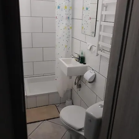 Pod Kasztanami Hostel Marki (Wolomin)