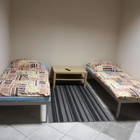 Hostel Pod Kasztanami Marki (Wolomin)