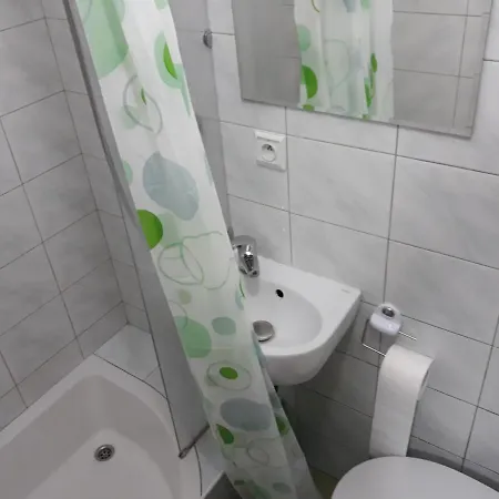 Pod Kasztanami Hostel Marki (Wolomin)