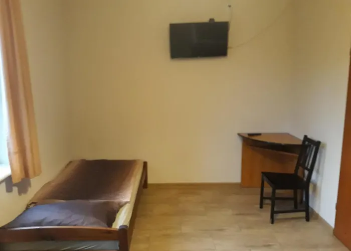 Pod Kasztanami Hostel *